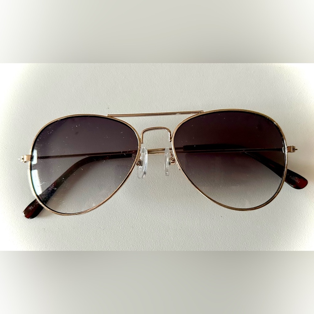 Women’s Aviator Sunglasses NWOT